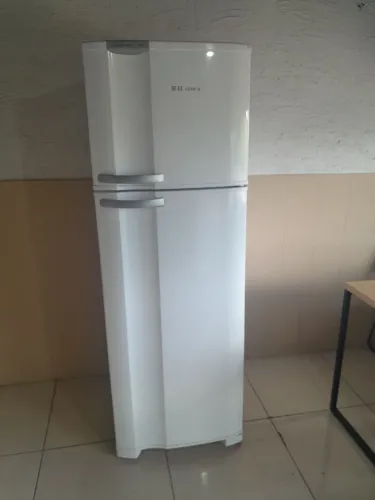 Geladeira eletrolux Frost free DF38