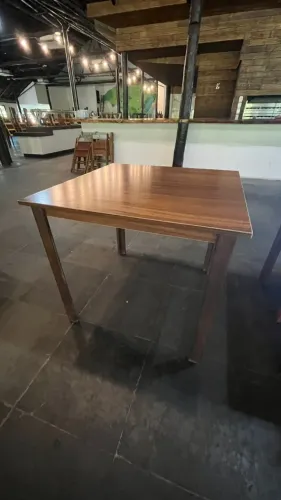 Mesa de Madeira 80x80