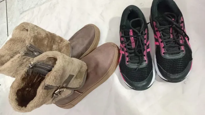 Tênis Feminino Asics Gel  N° 36  Equation 12  , Bota UGG  Bebecê n° 36 e Bolsa Preta festa