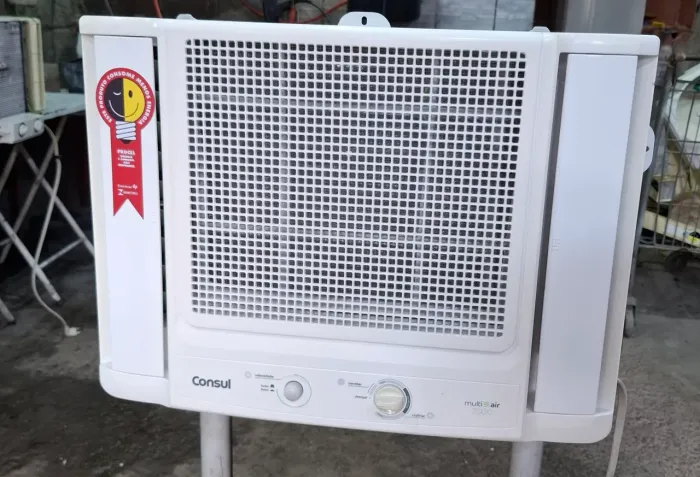 Ar Consul 7.500 BTUs 127.V gelando aceito cartão