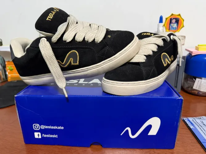 Vendo Tênis Tesla Skate Preto - Original | Ótimo Estado | Com Caixa