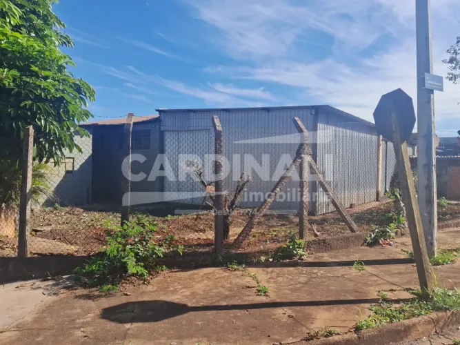 Barracão com ótima localização, com acesso fácil para SP 255.