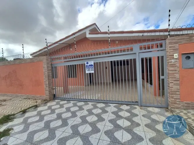 VENDE-SE EXCELENTE CASA