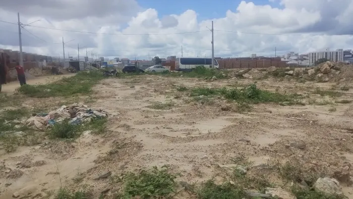 Terreno plano de esquina no Portal Sudoeste