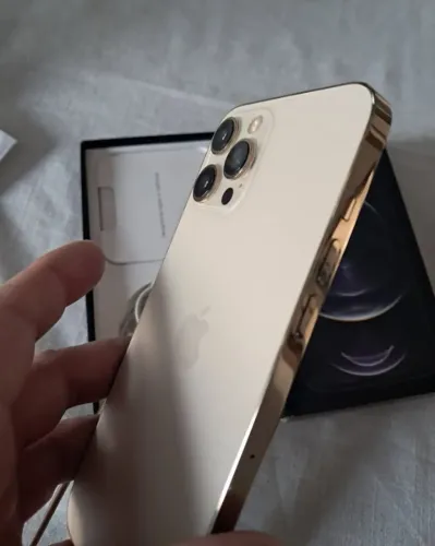 Iphone 12 pro max gold