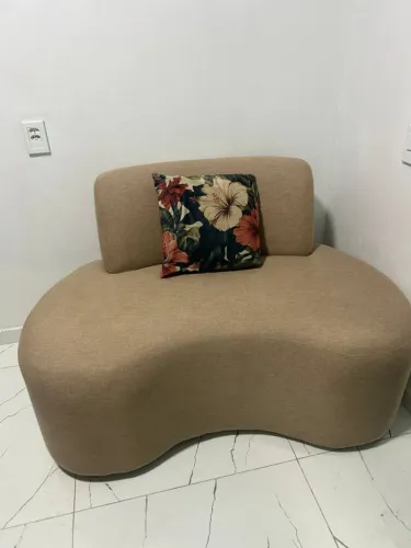 Sofá 2 lugares orgânico 130 cm