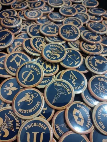 Bottons Cursos Profissões Broche Evento Formatura Presente Brinde Faculdade- NerdDog Store