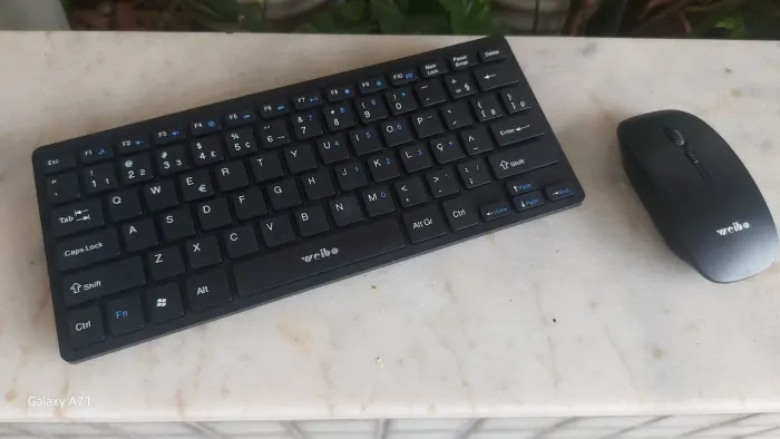 Teclado e mouse sem fio Bluetooth 60 reais