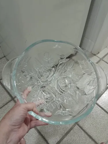 Saladeira em vidro.