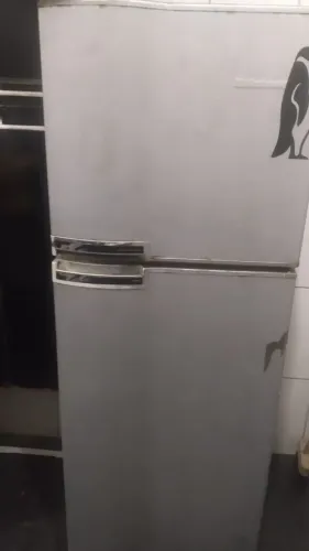 Geladeira para retirada de peças