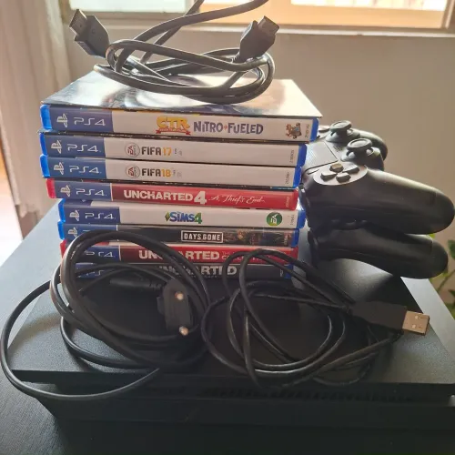 PlayStation 4 usado em excelente condições