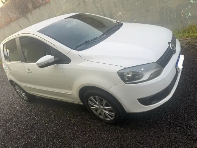 Volkswagen Fox 1.0 MI Total Flex 8V 5P 2013