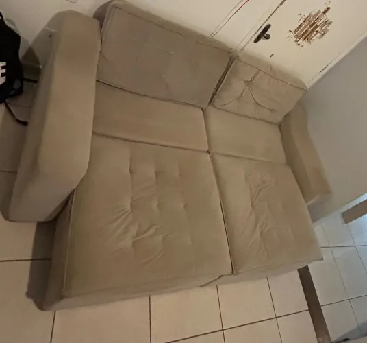 Sofá retrátil bem conservado