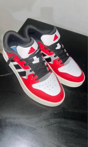 Tênis Adidas court 24