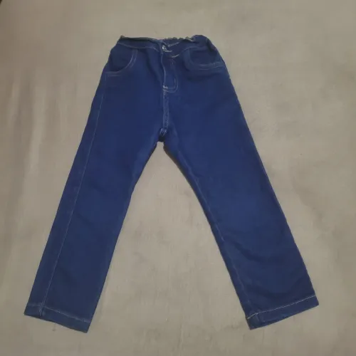 Calça Jeans Infantil Menina<br>Marca Yoyo Kids<br>Tamanho 03, altura 98 cm<br>Semi novo