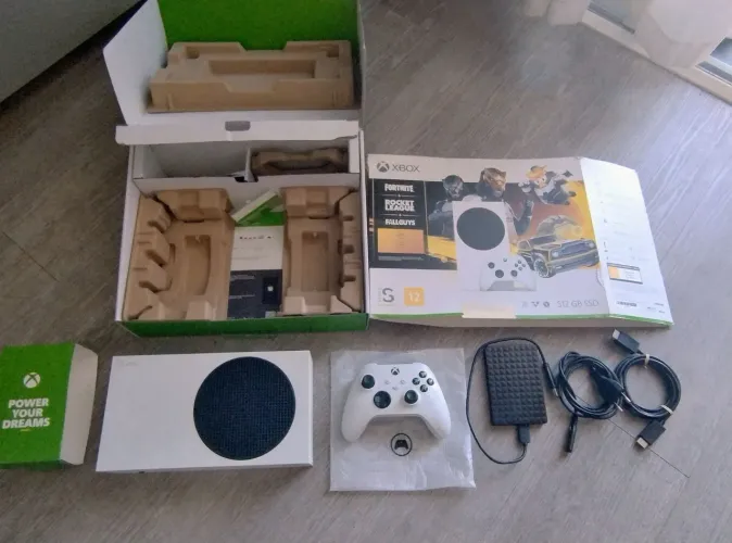 Xbox Series S 512GB SSD + 2TB | Estado de Novo | Caixa Original + HD Externo Seagate 2TB