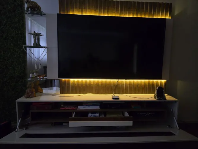 Rack com iluminação para TV até 55 polegadas