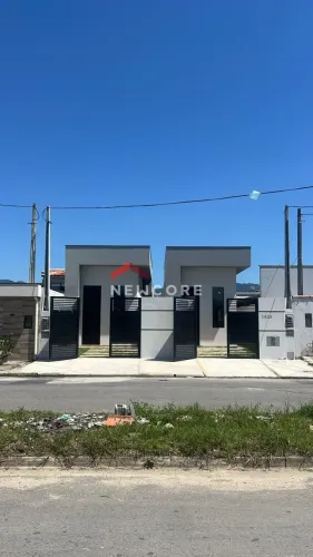 Casa em Avenida Domingos Martins Cabrera - Balneário Recanto do Sol - Caraguatatuba/SP