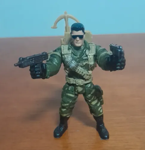 Boneco Chap Mei com Oculos Escuros