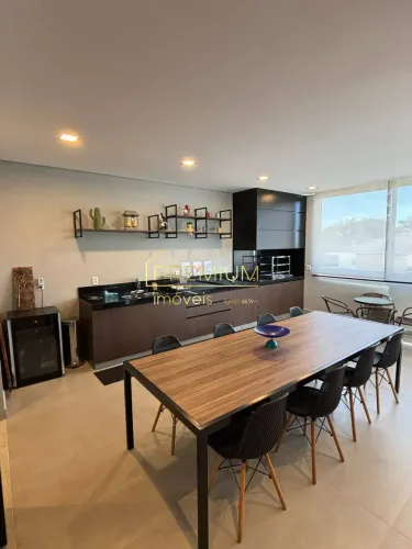 Casa com quintal e piscina no Reserva da Serra Jundiaí