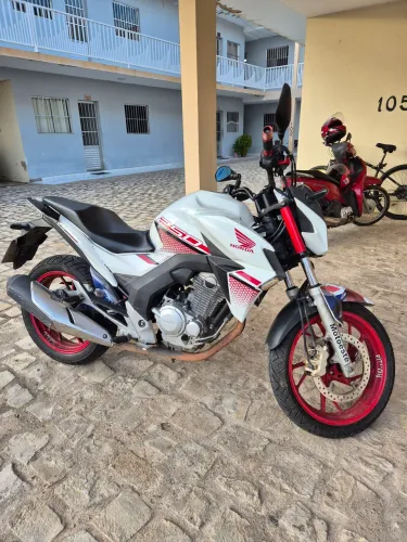 2022 Honda CB Twister 250 - Único Dono