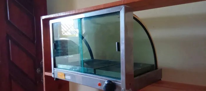 Vendo uma estufa para conservação de alimentos para lanchonete