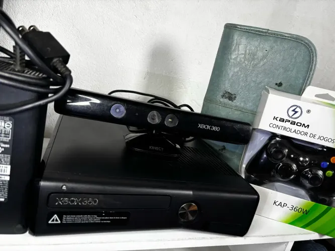 XBOX 360 SLIM COM KINECT