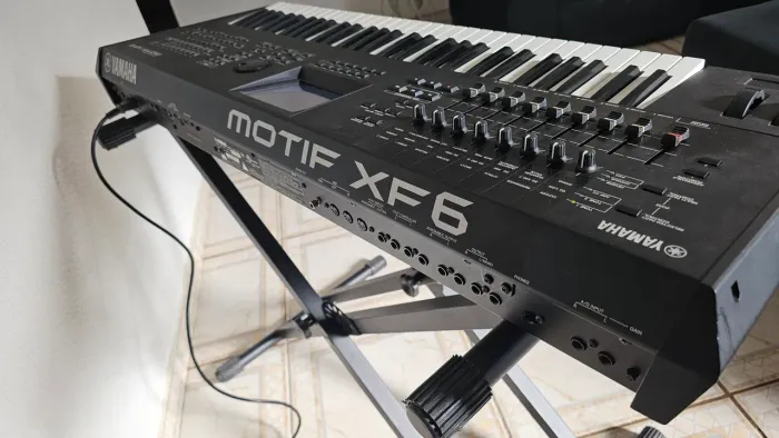 Teclado Yamaha Motif XF6