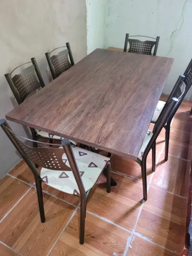Mesa com 6 Cadeiras 