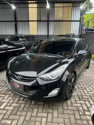 Hyundai Elantra GLS 1.8 16V Aut. 2012