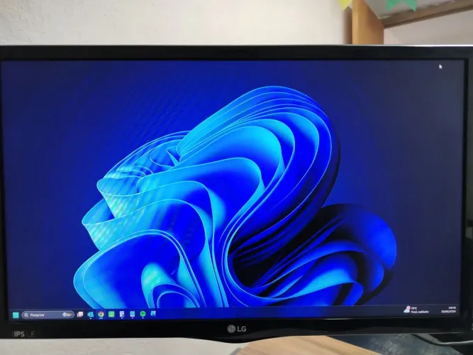 Monitor/TV LG 22" + Suporte Articulado com Pistão + HDMI - Tudo Funcionando