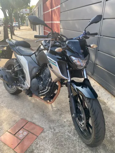 Fazer 250