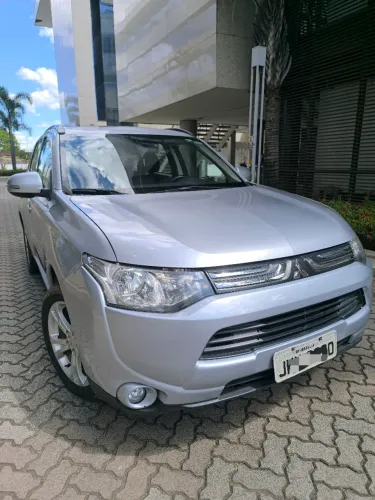 Mitsubishi Outlander 2.0 16V 160cv Aut. 2014