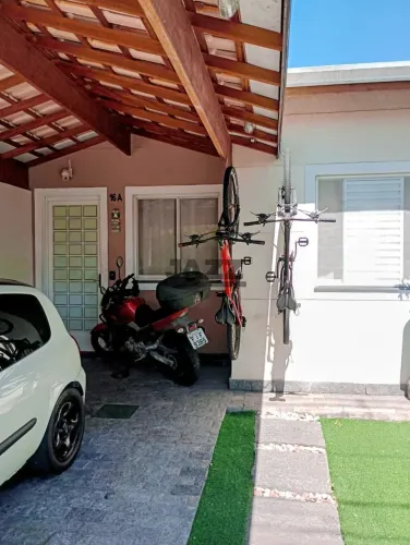 Casa 2 Quartos em Condomínio Fechado no Jardim Marcondes em Jacareí