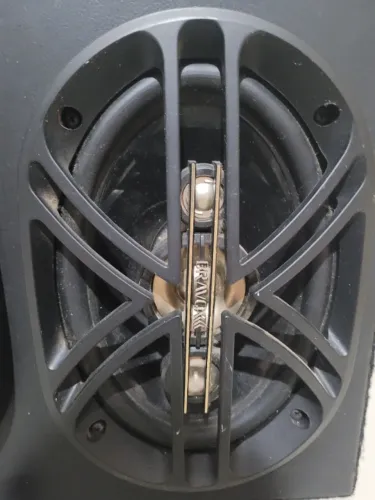 Caixa automotivo com um par de auto-falantes BRAVOX 6x9"