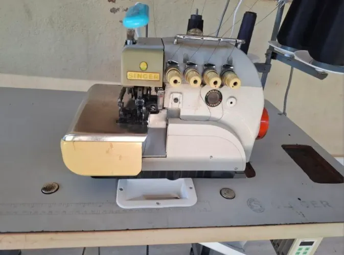 Máquina Interlock Singer Motor Direct 
