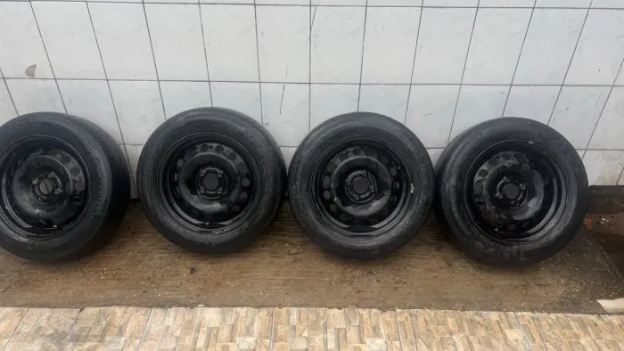 Roda 15 de ferro