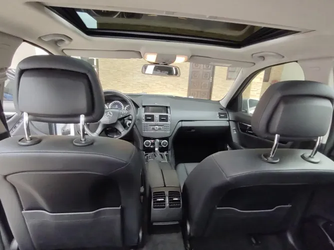 Mercedes-Benz C-180 Kompressor Classic 1.6 16V Aut. 2010