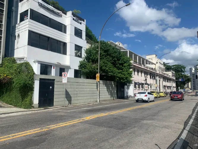 Casa comercial com vista deslumbrante para baia de Guanabara