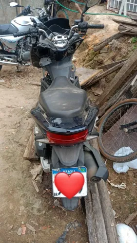 HONDA PCX BATIDA / PARA REFORMAR OU RETIRAR PEÇAS QUITADA 