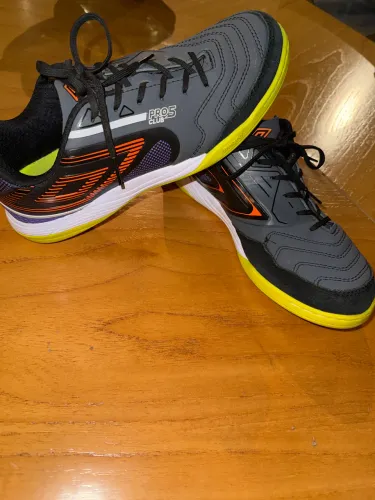 Chuteira Umbro