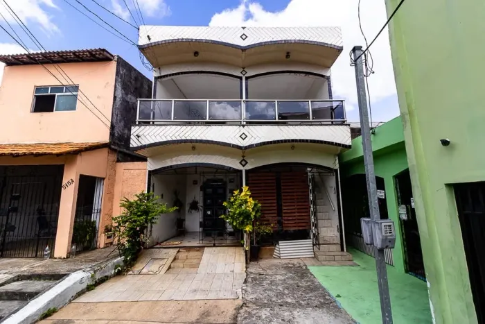 Casa, 300m², 4/4, 1 vaga no Conj. Gleba I, Marambaia