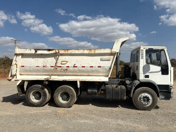 Caminhão Caçamba Iveco Eurocargo