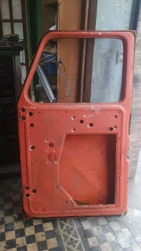 Porta Scania jacaré fibra lll