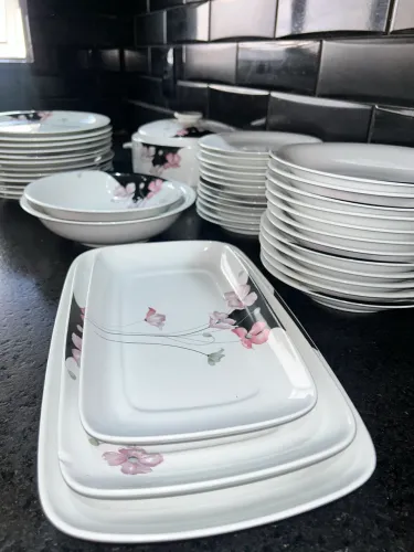 Aparelho de Jantar Antigo em Porcelana Real Brasil - Completo para 12 Pessoas