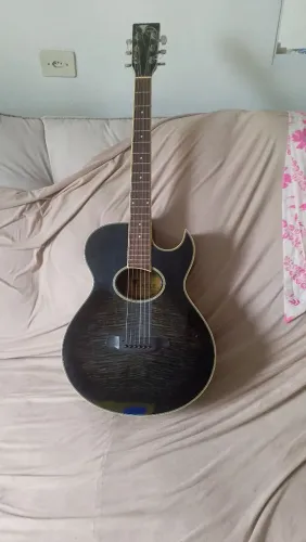 Vendo um violão marca eagle