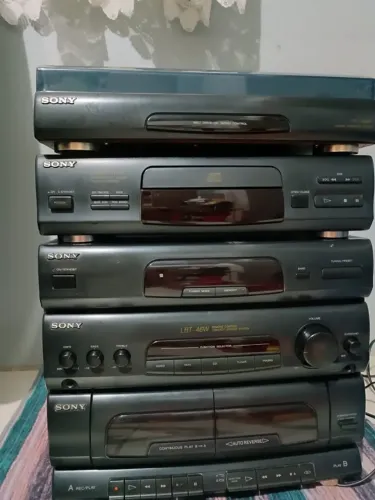 Aparelho De Som Sony Antigo Com Toca Discos E Cd