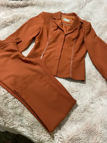 Conjunto feminino Barreds TAM 38. Super moderno