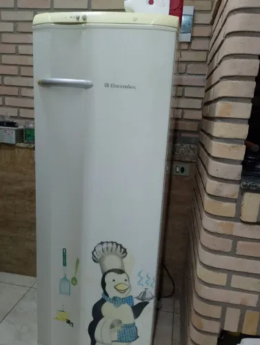 Geladeira refrigerador Electrolux 290litros