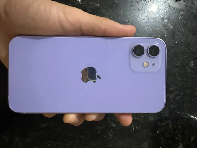 Celular  .Sem marcas de uso!!
